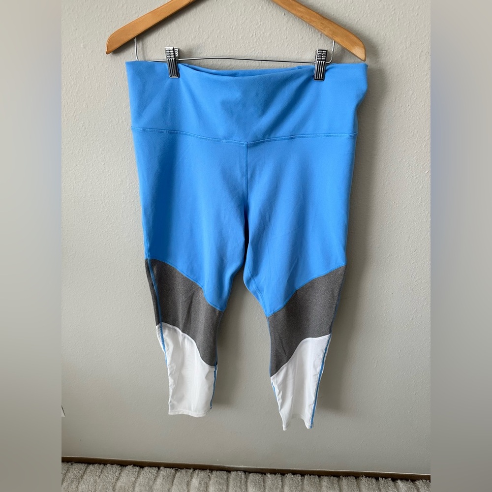 Fabletics High-Waisted 7/8 Leggings Size 1X